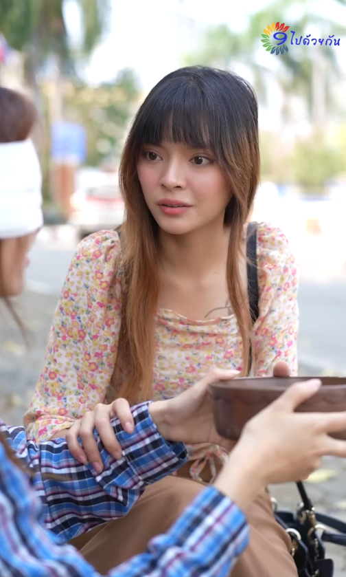 T3008121 ขอทานมาเช คกระจกรถของประธานบร ทเพ อแลกขนมป Part 2