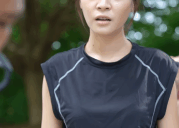 T2108071 อย ๆปาขวดใส คนส งอาหาร หญ งคนน องการอะไรก นแน Part 2