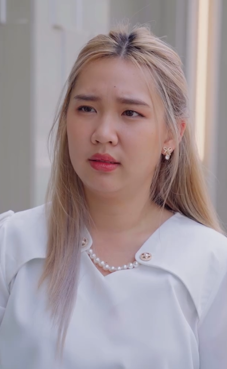 T2909121 เด กคนน ทำไมต องมาซ อนต วในกระเป าแกร