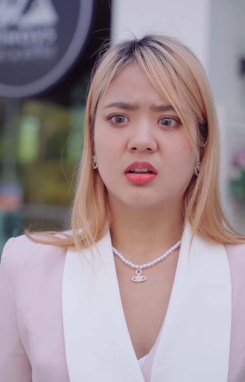 T2909120 คนชาวสวนมาจ บสาวในเม อง ดท ายเป นแบบน