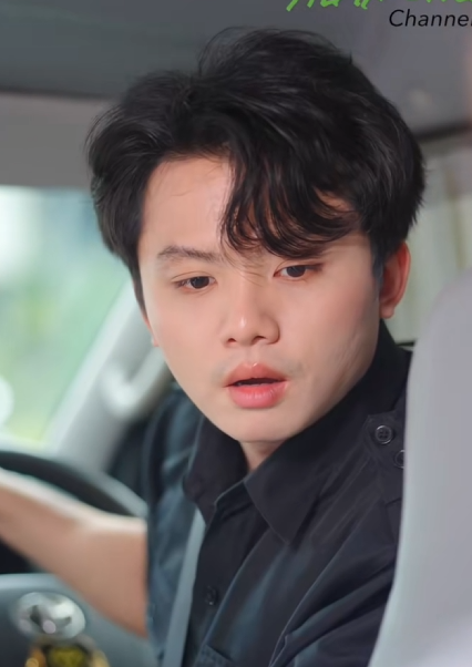 T2610121 เธอแกล งล มกลางร าน แต ไม ดว าจะทำให พน กงานคนอ นต องล มห วฟาดจนเ