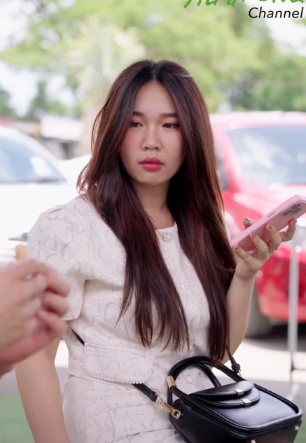 T2610136 คนจรจ ดแบ งขนมให เศรษฐ ไม ดว าส งเล กๆน จะเปล ยนช ตเข าไปตลอดกาล part 2