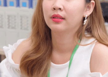 T2010265 สาวอกห กน งร องไห ในห องน ำชาย เธอบ งเอ ญเจอร กแท part 2