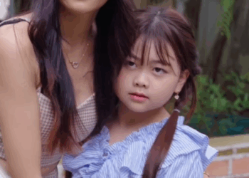 T2711118 สาวจรจ ดท งล กไว ให เจ าของร าน และเขากล บมาหาเด กตอนท เด กโตแล part 2