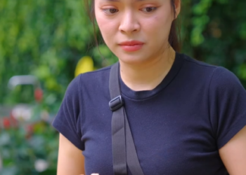 T1612139 เธอแกล งล มกลางร าน แต ไม ดว าจะทำให พน กงานคนอ นต องล มห วฟาดจนเส ยช part 2